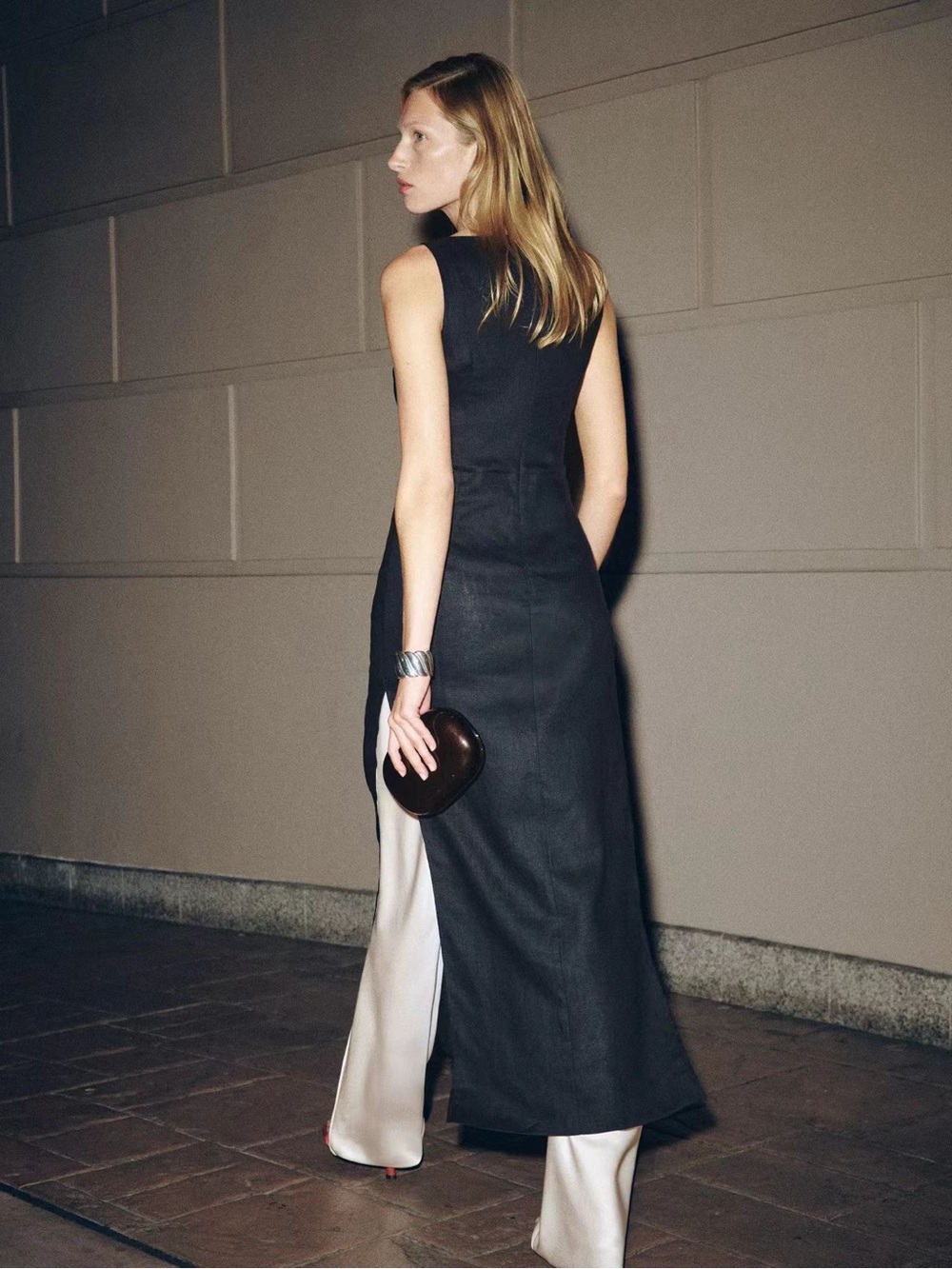 Reformation Alix Linen Dress In Midnight, NEW WITHOUT TAGS, NEVER WORN. - Picture 3 of 15